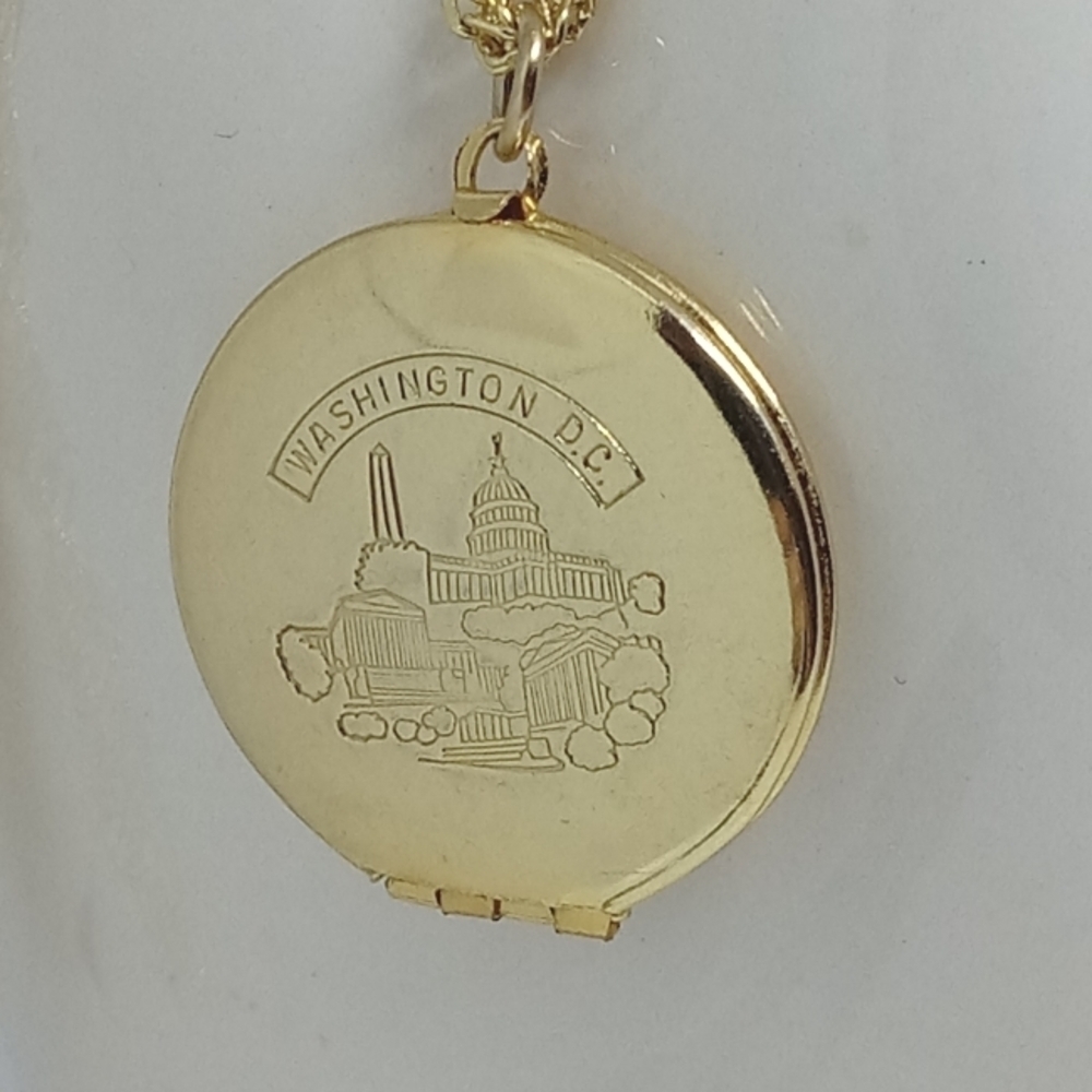 * Washington DC Locket pendant gold tone 14K GP twist chain necklace - Picture 2 of 6